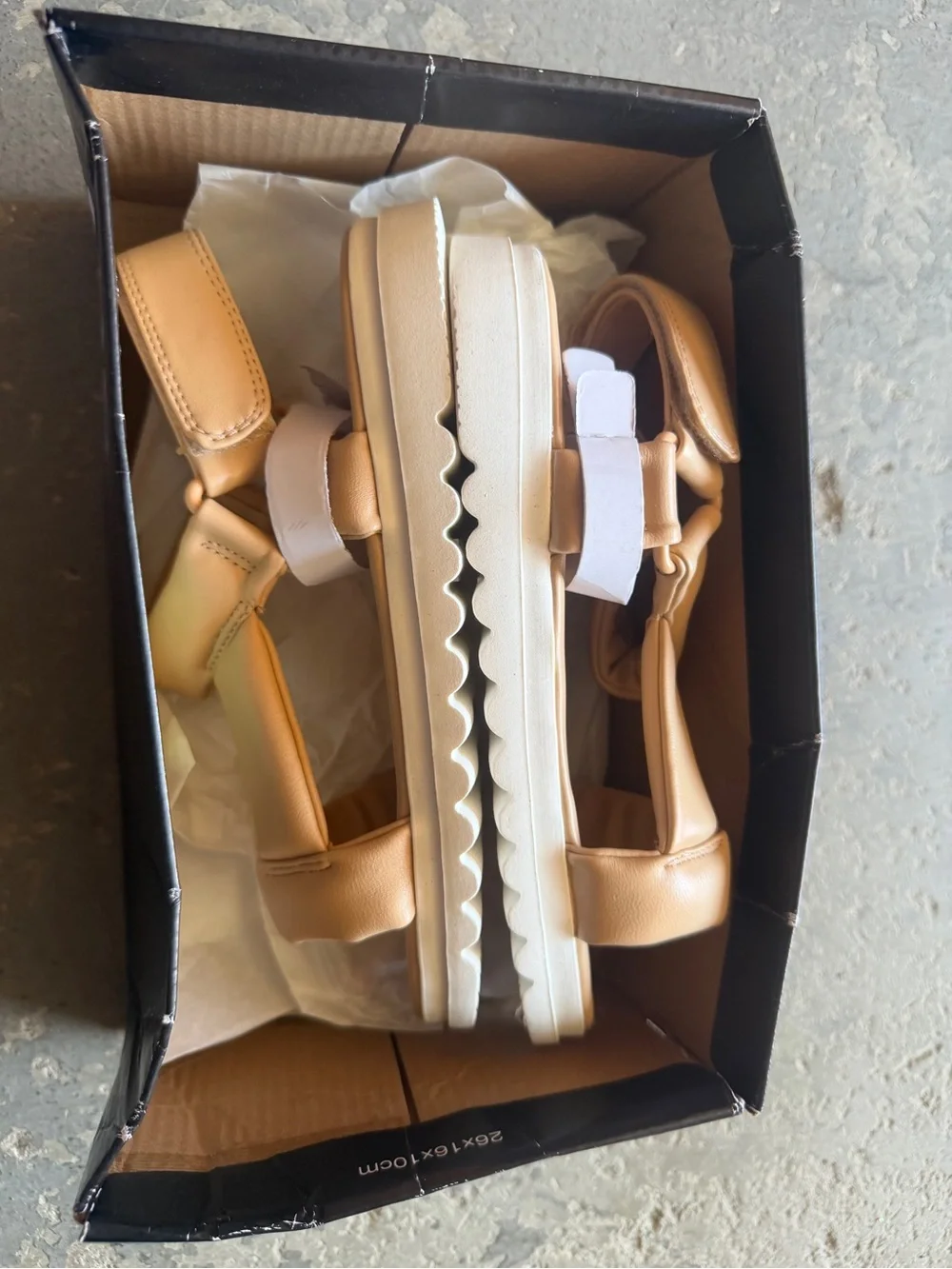 “New” INC DAKOTA Tan Padded Strap Sandals size2